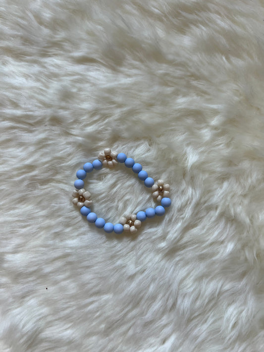 Armbandje Madelief Lichtblauw