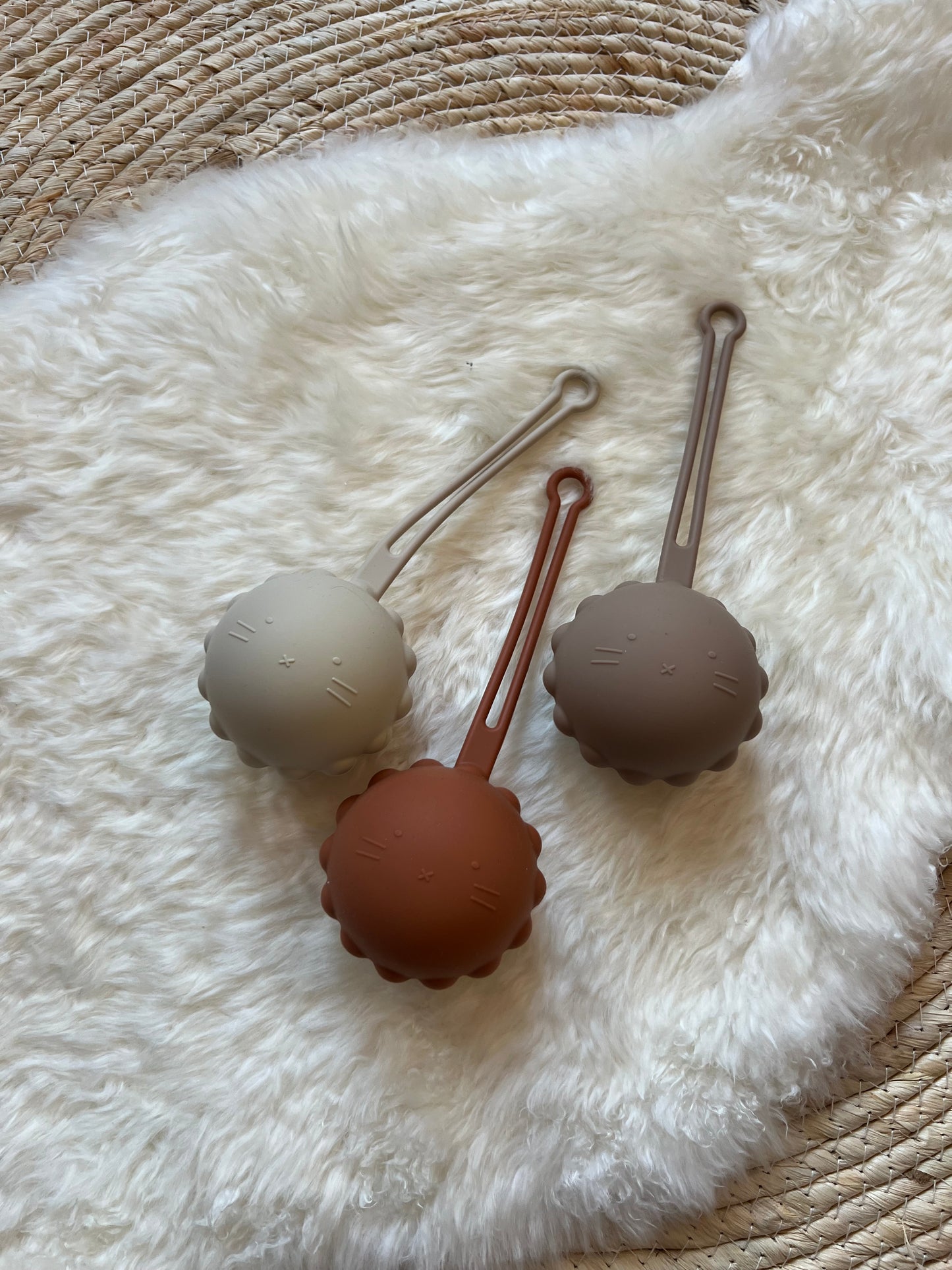 Speenopberger Leeuw Beige