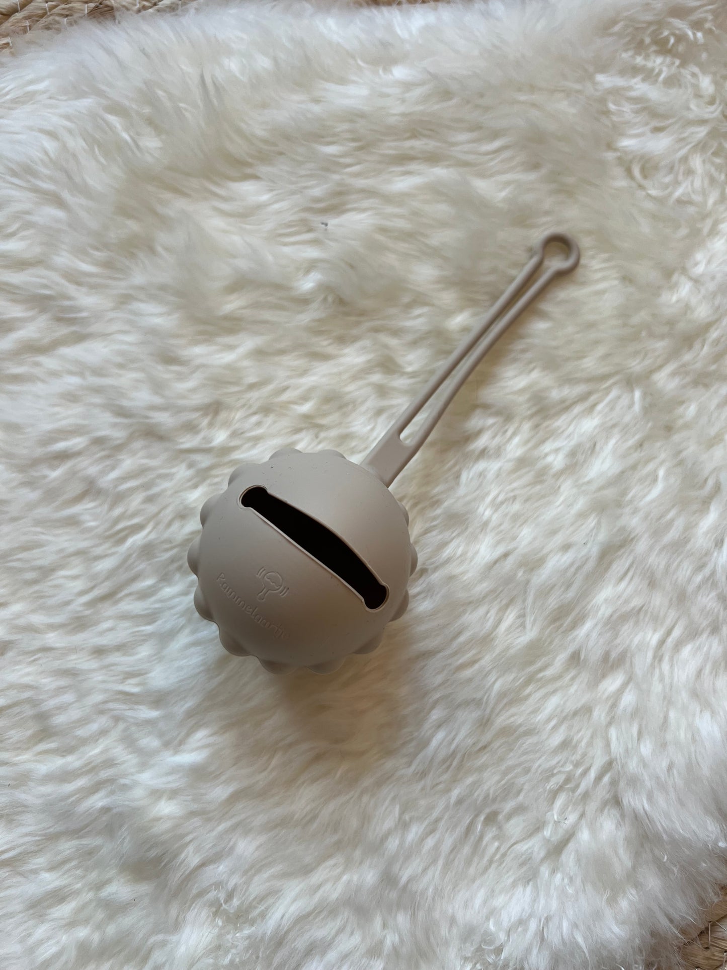 Speenopberger Leeuw Beige