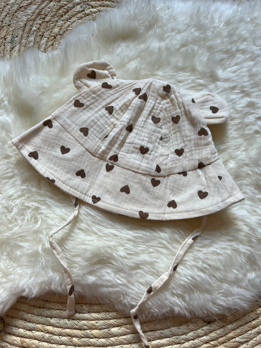 Baby Zonnehoedje Beige met Hartjes